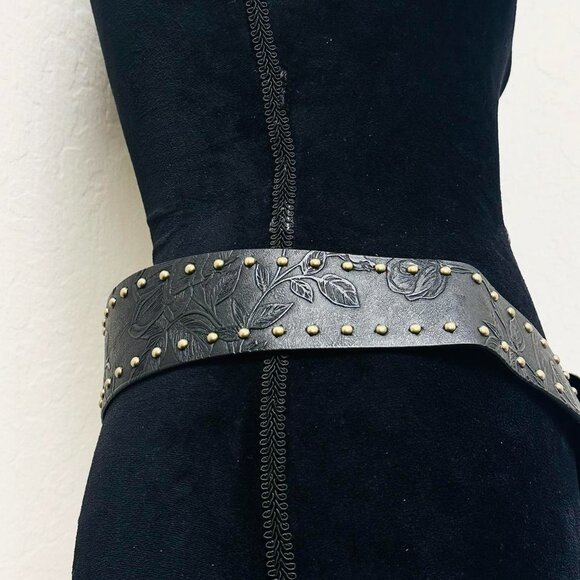 Western style boho Black leather belt with gold buckle - Picture 2 of 4